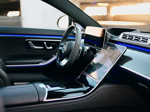 Used 2024 Mercedes-Benz S 63 AMG S image 39