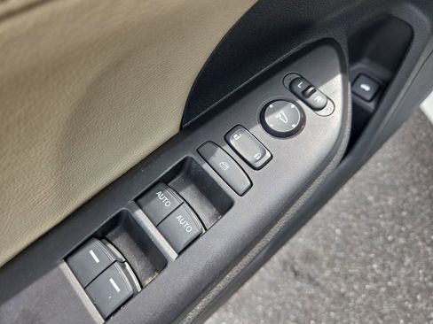 Used 2018 Honda Civic Touring image 11