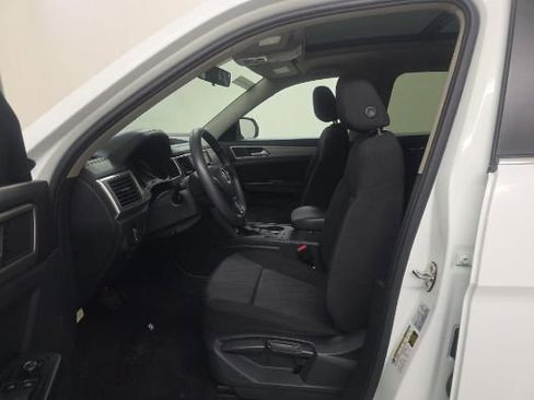 Used 2018 Volkswagen Atlas Launch Edition FWD image 6