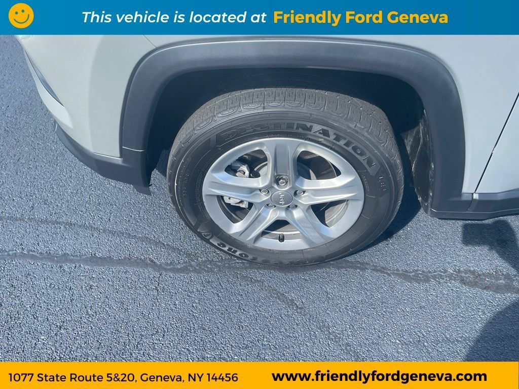 Used 2023 Jeep Compass Latitude w/ Convenience Group AWD/4WD image 9