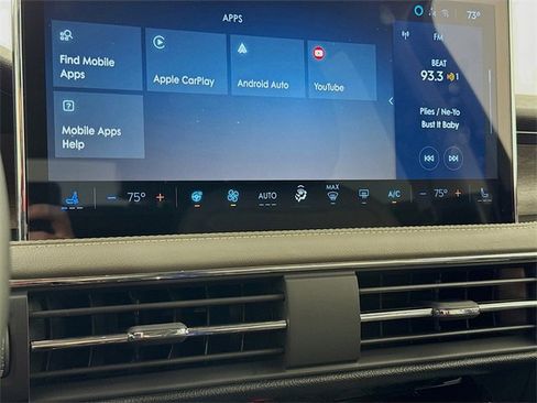 Used 2025 Lincoln Corsair Reserve w/ Equipment Group 202A image 28