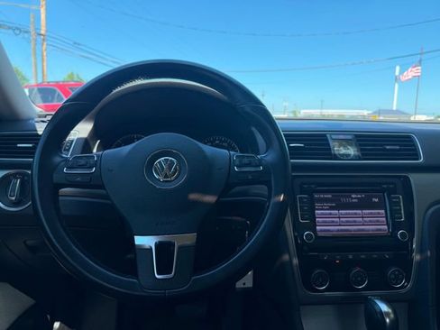 Used 2014 Volkswagen Passat TDI SE FWD image 9