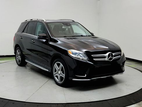 Used 2016 Mercedes-Benz GLE 400 4MATIC w/ Parking Assist Package image 3