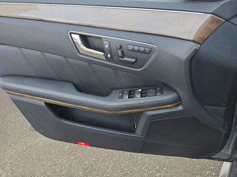 Used 2010 Mercedes-Benz E 350 Sedan image 30