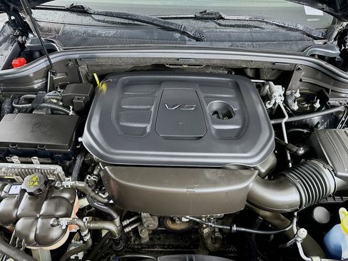 Used 2019 Jeep Grand Cherokee Laredo image 36