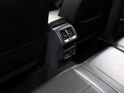 Used 2021 Volkswagen Tiguan SE R-Line image 27