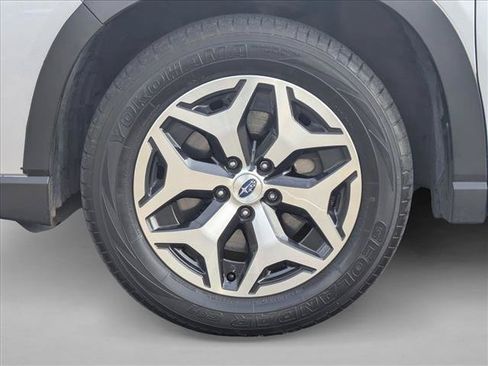 Used 2020 Subaru Forester Premium AWD/4WD image 24