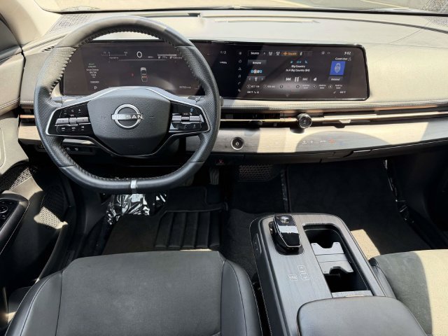Used 2023 Nissan Ariya AWD image 3