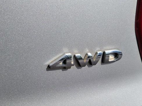 Used 2018 Ford Explorer XLT w/ Equipment Group 202A image 13