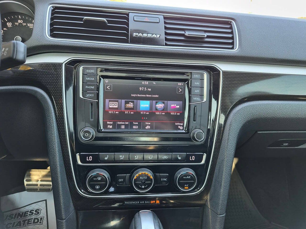 Used 2019 Volkswagen Passat 2.0T SE R-Line FWD image 9