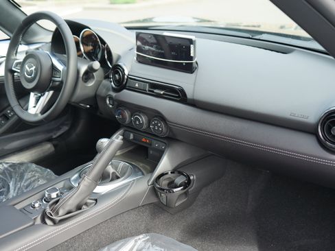 New 2026 MAZDA MX-5 Miata Club w/ Interior Package RWD image 15