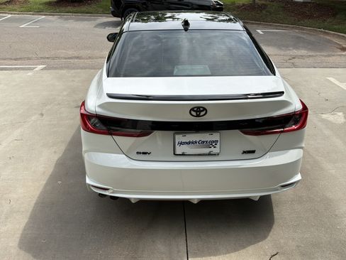 Used 2025 Toyota Camry XSE FWD image 9