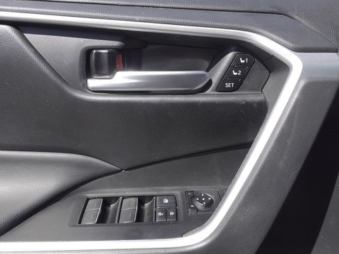 Used 2023 Toyota RAV4 XLE Premium FWD image 15