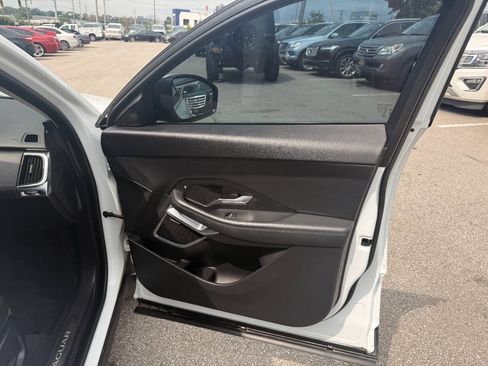 Used 2018 Jaguar E-PACE S AWD/4WD image 27