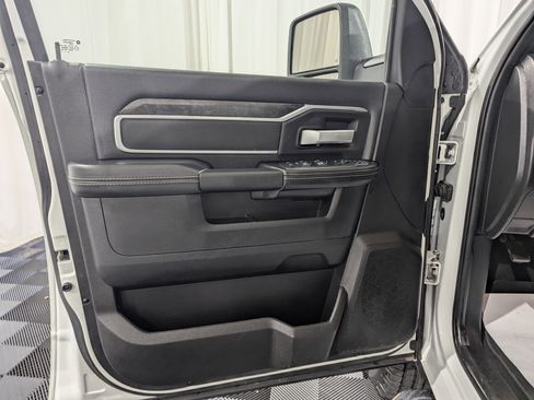 Used 2024 RAM 2500 Big Horn AWD/4WD image 17