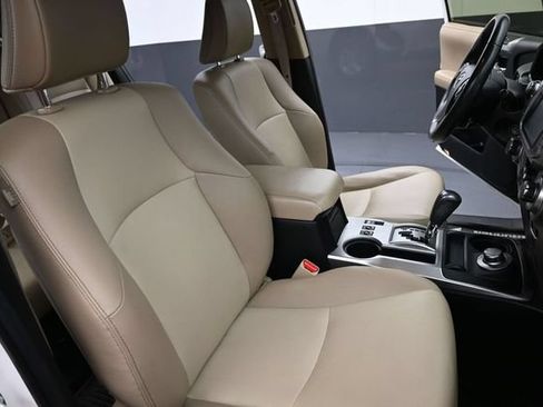 Used 2018 Toyota 4Runner SR5 Premium AWD/4WD image 26