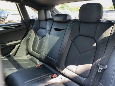 Certified 2026 Porsche Macan AWD/4WD image 30