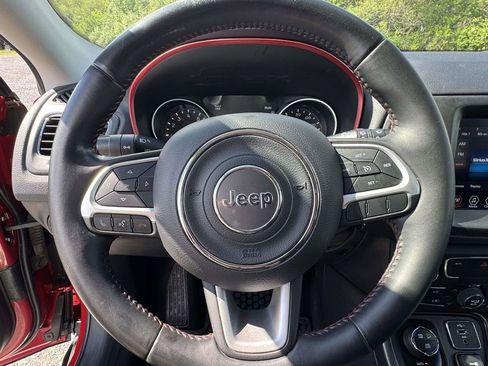 Used 2019 Jeep Compass Trailhawk AWD/4WD image 17