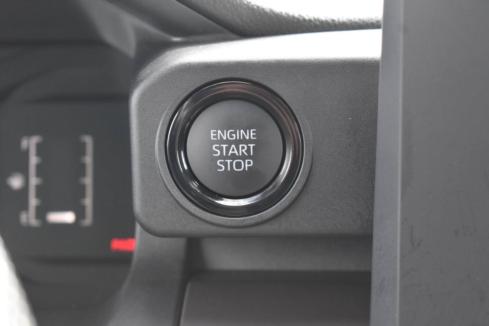 Used 2026 Toyota Tacoma SR5 AWD/4WD image 9