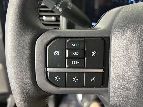 Used 2025 Ford F250 Lariat AWD/4WD image 23