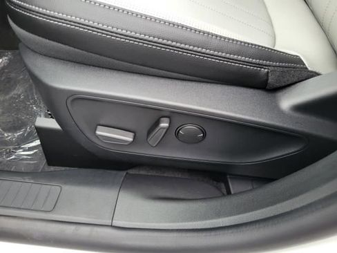 New 2025 Ford Escape Base w/ PHEV Premium Package image 19