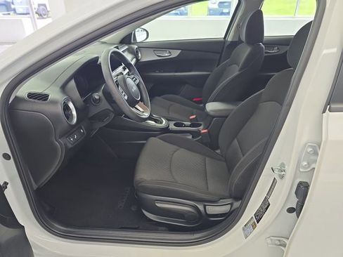 Used 2024 Kia Forte LXS w/ LXS Technology Package FWD image 13