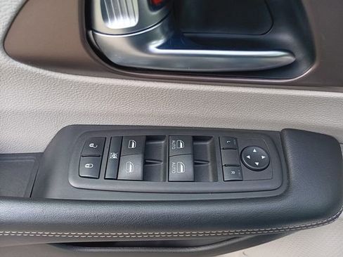 Used 2023 Chrysler Voyager LX FWD image 12