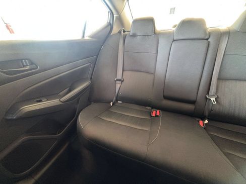 Used 2025 Nissan Altima 2.5 SV FWD image 40