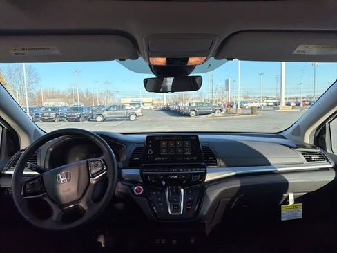 Used 2025 Honda Odyssey Touring image 13