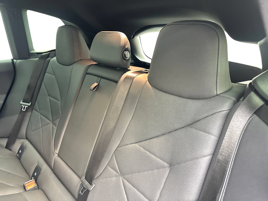 Used 2024 BMW iX xDrive50 w/ Sport Package AWD/4WD image 35
