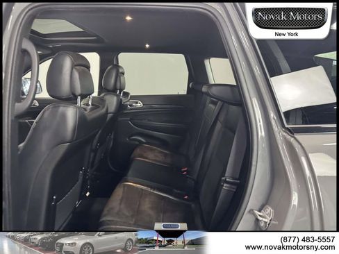 Used 2022 Jeep Grand Cherokee Laredo X AWD/4WD image 12