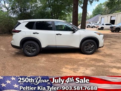 Used 2024 Nissan Rogue S FWD image 14