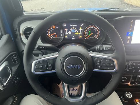 New 2025 Jeep Wrangler Sahara image 15