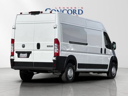 Used 2025 RAM ProMaster 2500 w/ Convenience Group FWD image 4