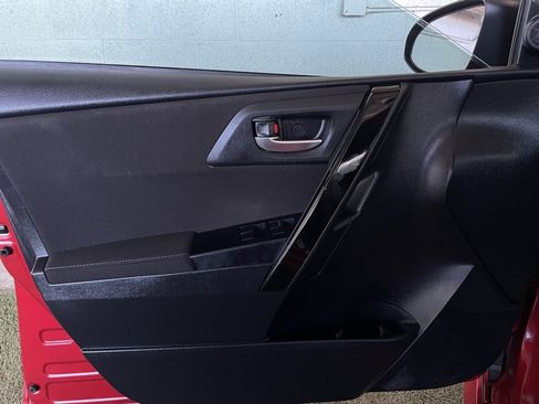 Used 2017 Toyota Corolla iM image 24