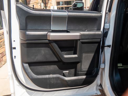 Used 2019 Ford F150 XLT w/ Equipment Group 302A Luxury AWD/4WD image 18