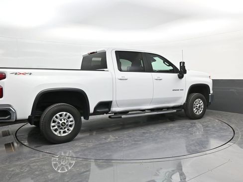 Used 2024 Chevrolet Silverado 2500 LT w/ Convenience Package AWD/4WD image 8