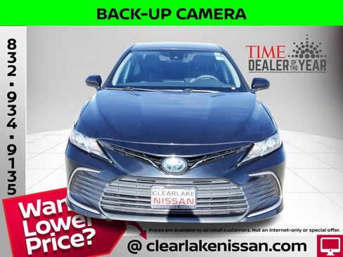 Used 2022 Toyota Camry LE image 2