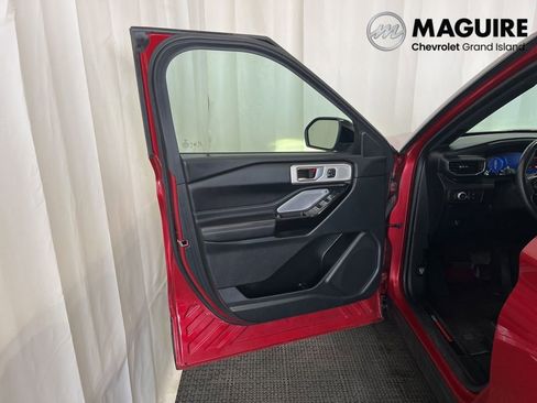 Used 2021 Ford Explorer ST w/ ST Street Pack image 18