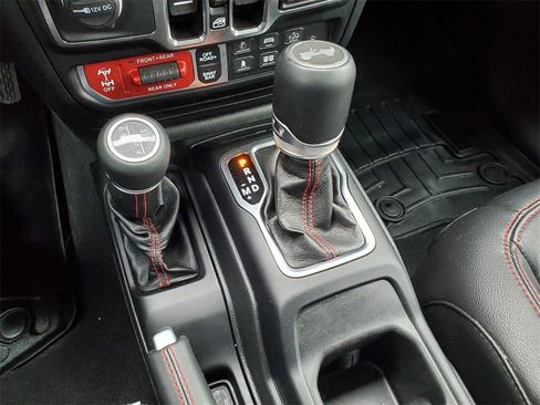 Used 2021 Jeep Wrangler Unlimited Rubicon w/ Xtreme Recon 35" Tire Package image 22