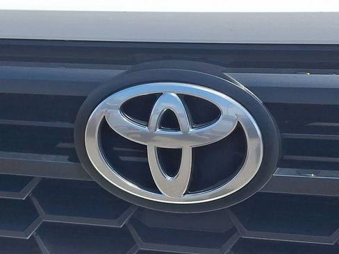 Used 2024 Toyota Tacoma TRD Off-Road AWD/4WD image 31