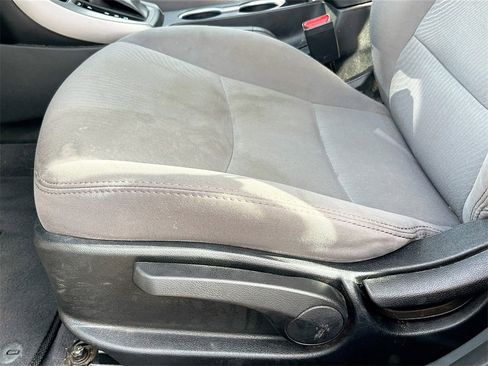 Used 2016 Hyundai Elantra SE image 17