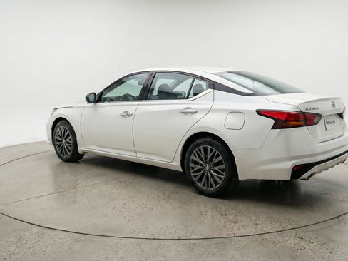 Used 2025 Nissan Altima 2.5 SV image 6