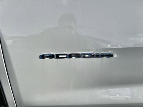 New 2026 GMC Acadia Elevation w/ Elevation Premium Package AWD/4WD image 39