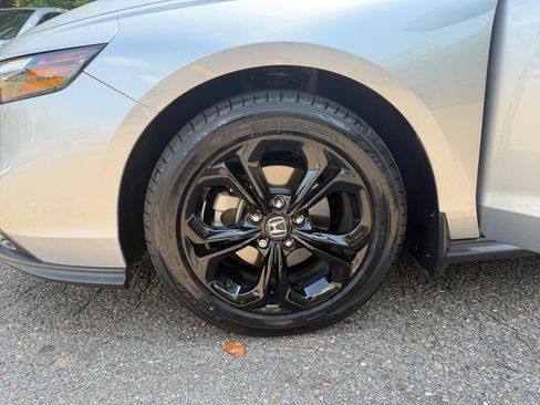 Certified 2025 Honda Accord SE image 27