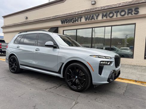 Used 2023 BMW X7 xDrive40i w/ Executive Package image 1