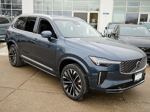 New 2026 Volvo XC90 B6 Ultra w/ Protection Package image 4