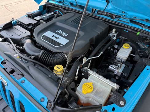 Used 2018 Jeep Wrangler Unlimited Sport S AWD/4WD image 8