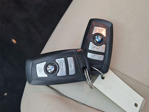 Used 2011 BMW 528i Sedan image 37