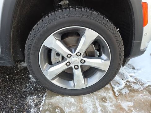 Used 2021 Jeep Grand Cherokee L Limited w/ Luxury Tech Group II image 75